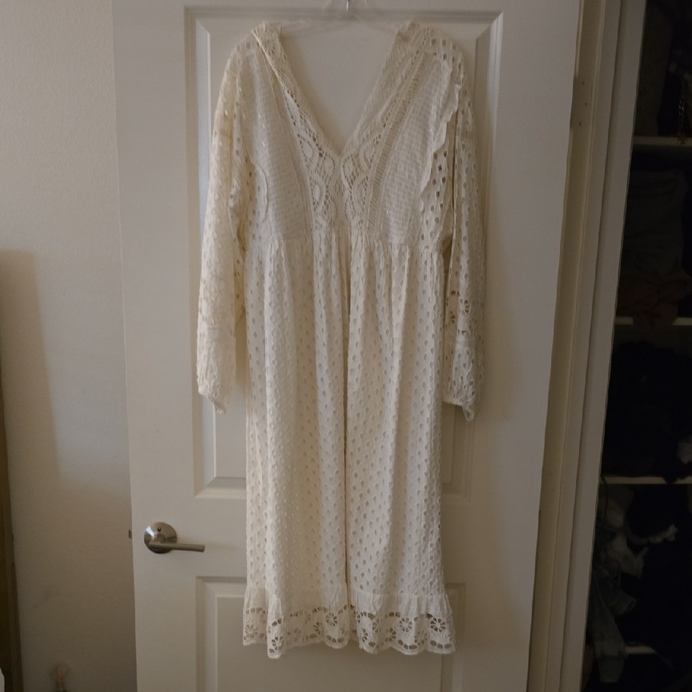 Elegant White Lace Dress